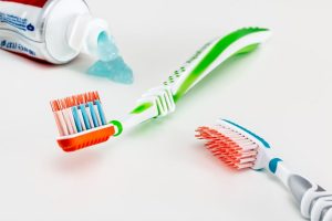 evitar contagios cepillo dientes por covid